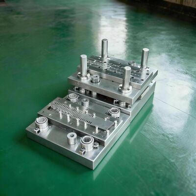 Buy Customizable Plastic Injection Mold with ISO9001 Certification and 20-35 Days Lead Time online manufacture